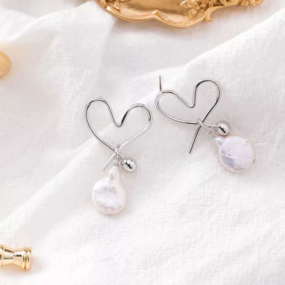 Freshwater Heart Gorgeous Dangling Studs - Picture 4 of 5